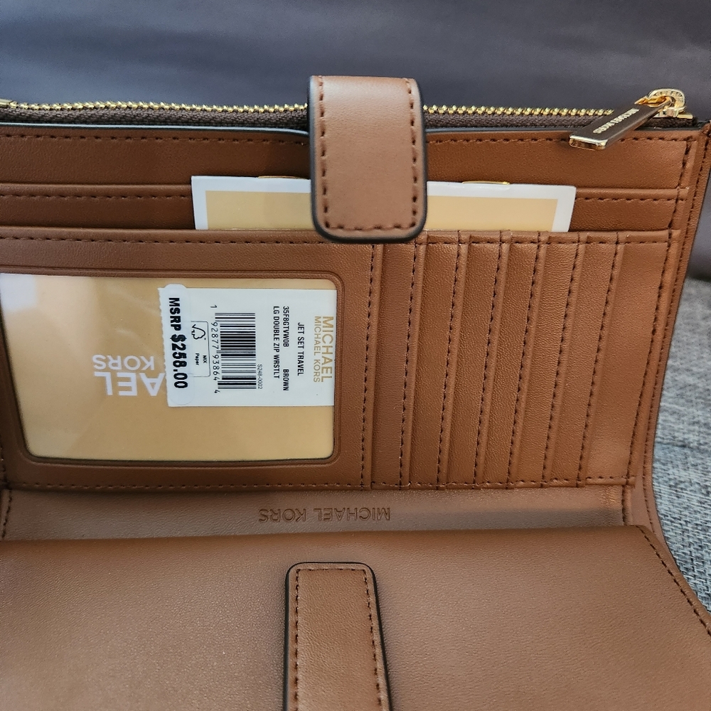 Michael Kors Brown Wristlet Wallet NWOT - Picture 5 of 5